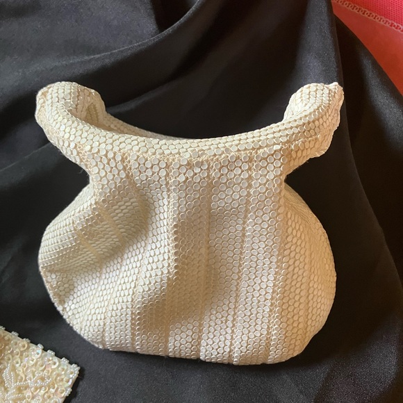 Vintage beaded purses. - Picture 11 of 13